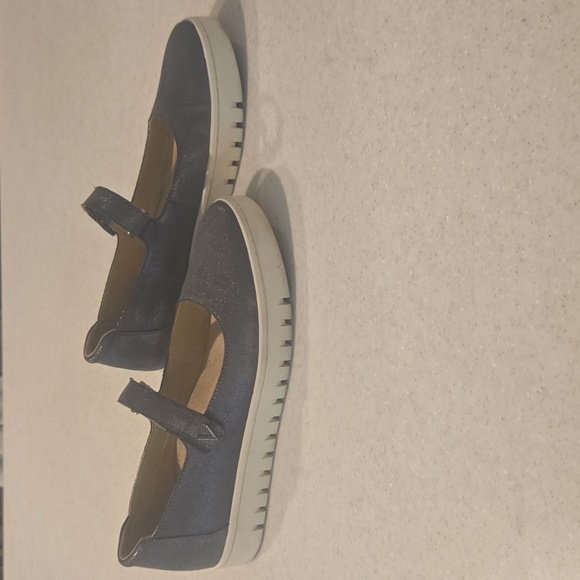 Vionic Uptown Silver Mary Jane - Picture 3 of 5